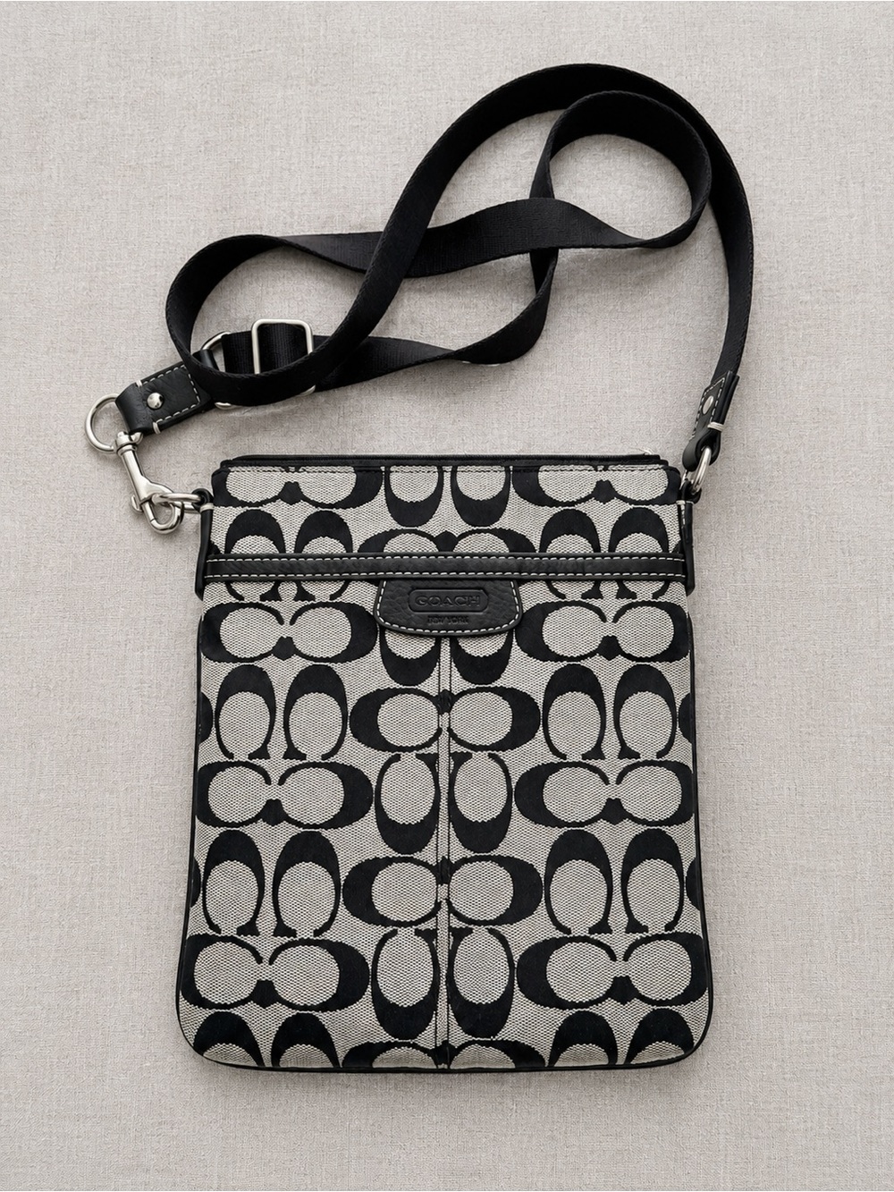 Vintage Coach Penelope Signature Swingpack (Style #43631 / F43631)